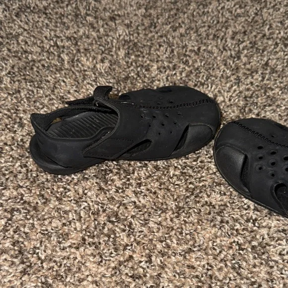 Nike Kids Black Sandals size 7C - Picture 7 of 9